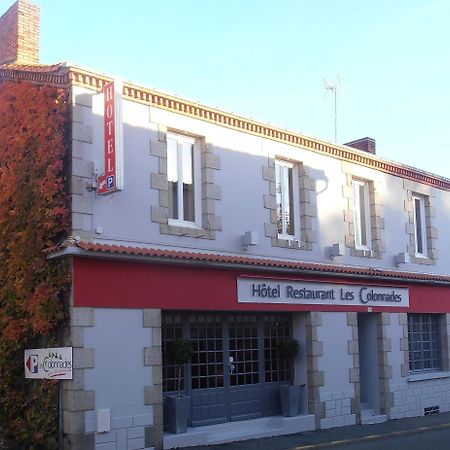 Hotel-Restaurant Les Colonnades Saint-Fulgent Eksteriør billede