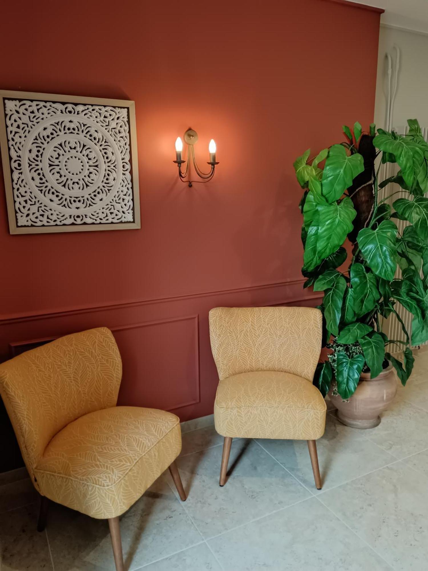 Hotel-Restaurant Les Colonnades Saint-Fulgent Eksteriør billede