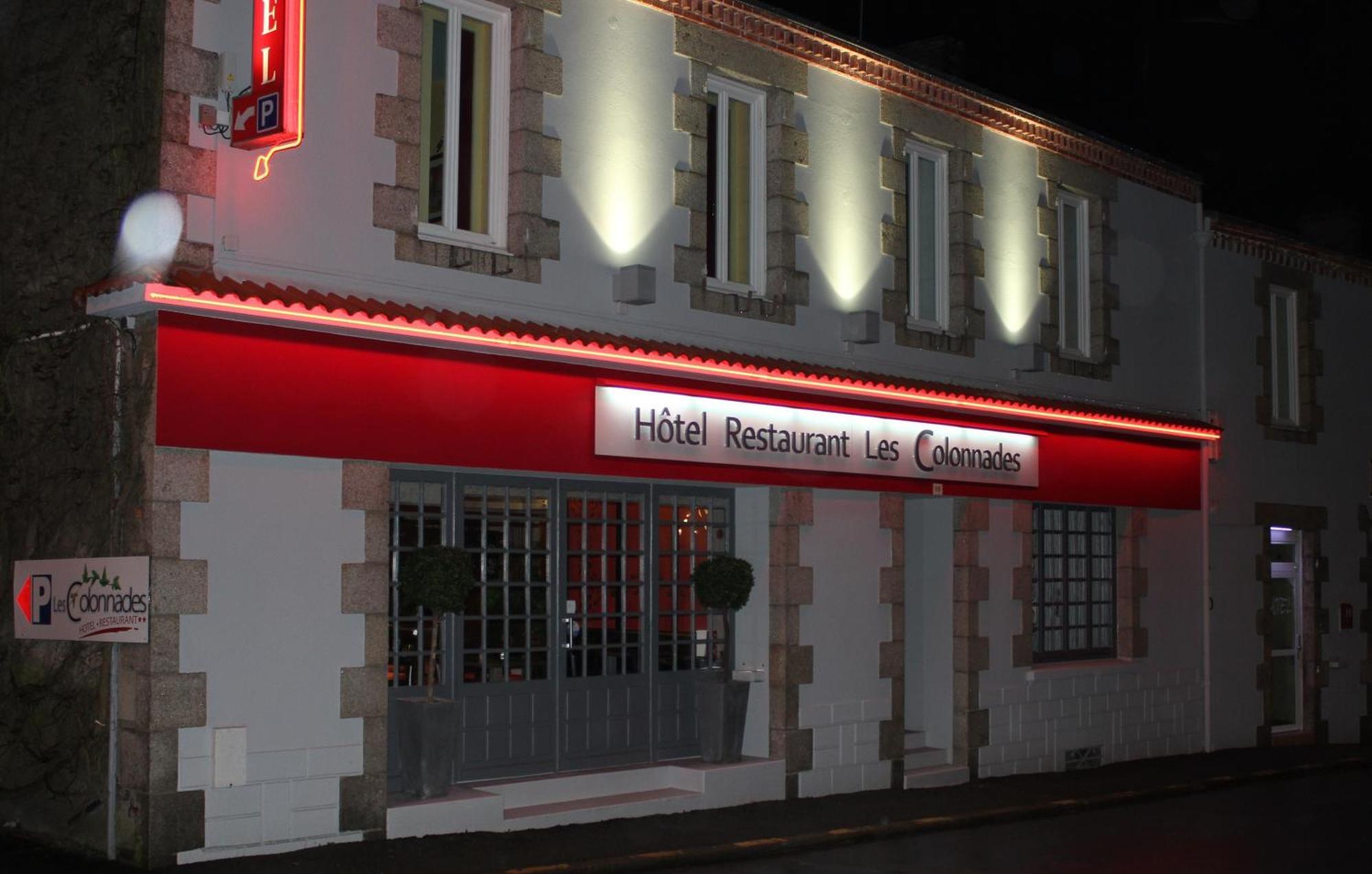 Hotel-Restaurant Les Colonnades Saint-Fulgent Eksteriør billede