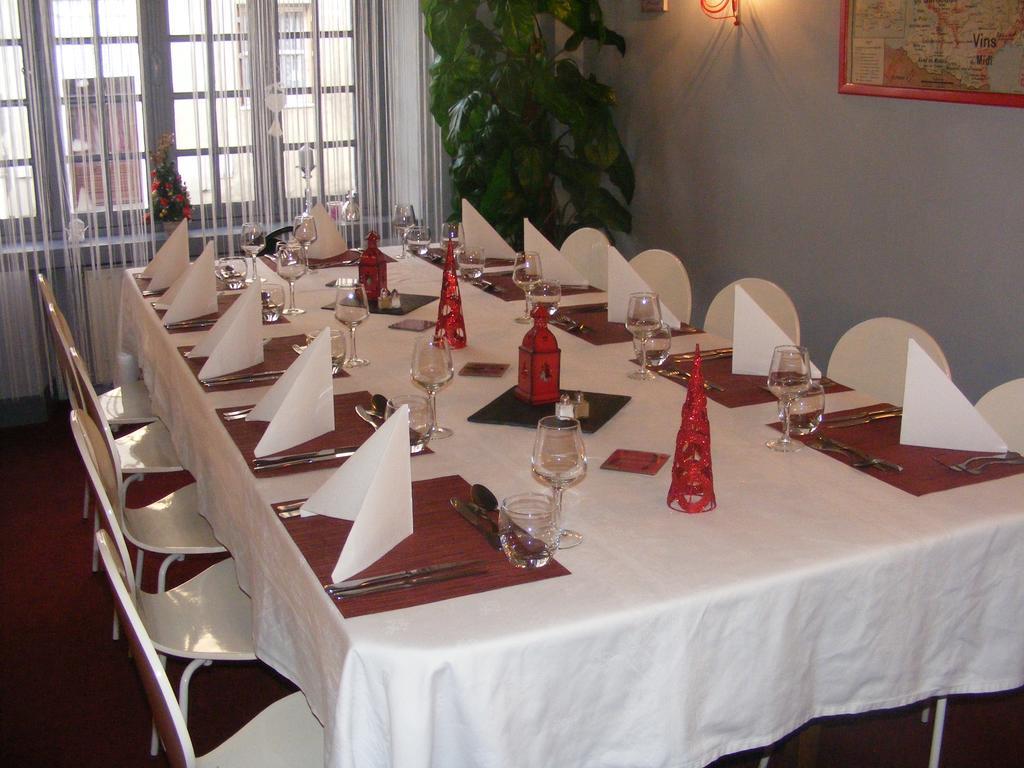 Hotel-Restaurant Les Colonnades Saint-Fulgent Eksteriør billede