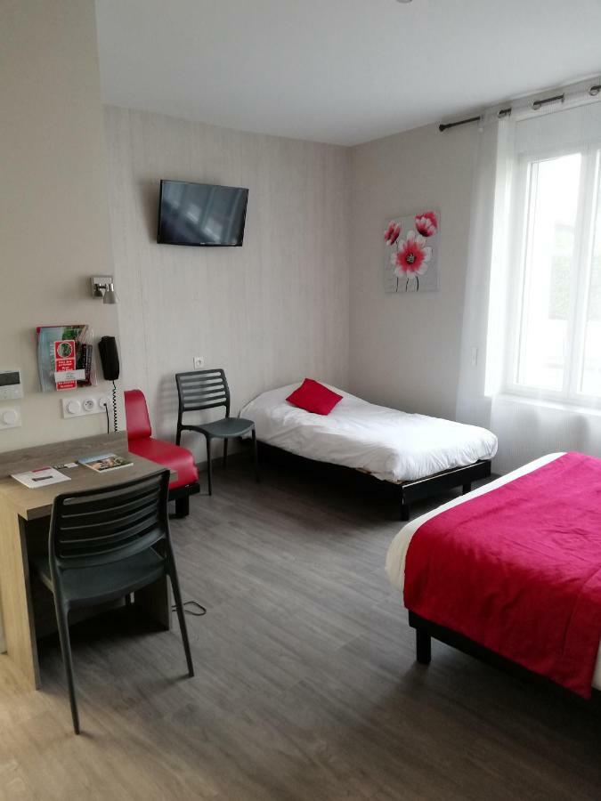 Hotel-Restaurant Les Colonnades Saint-Fulgent Eksteriør billede